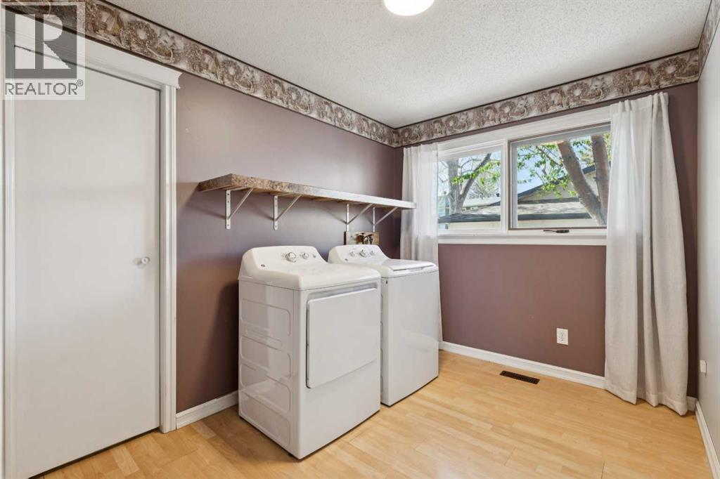 923 Midridge Drive SE, Calgary, Alberta  T2X 1H5 - Photo 21 - A2311485