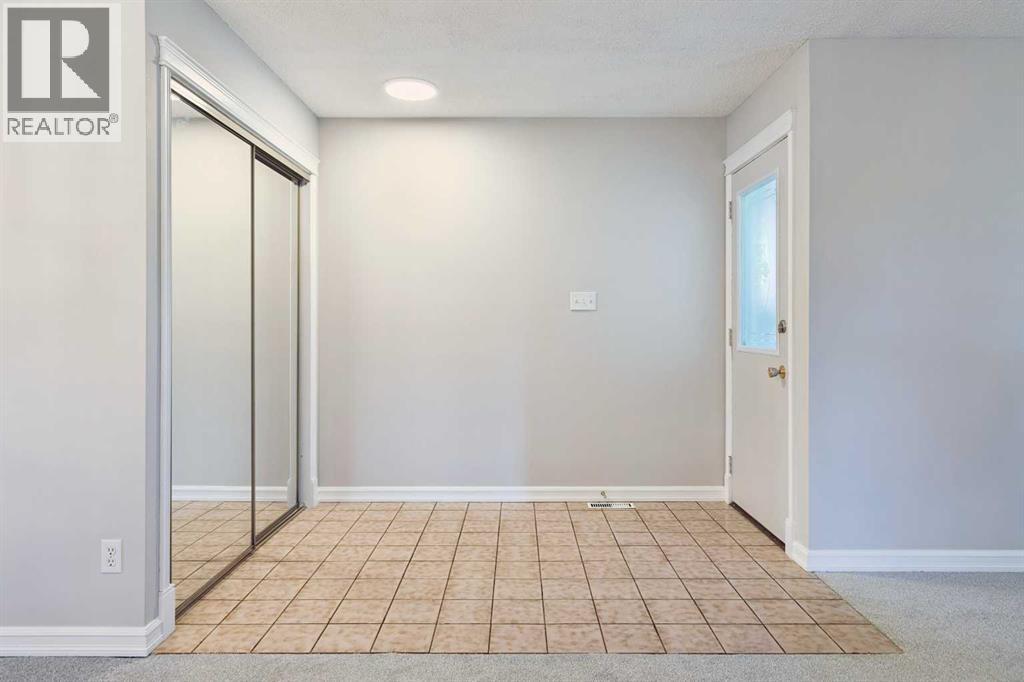 923 Midridge Drive SE, Calgary, Alberta  T2X 1H5 - Photo 5 - A2311485