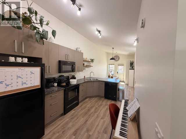 B 3809 46 Street, Red Deer, Alberta  T4N 1L7 - Photo 6 - A2313919