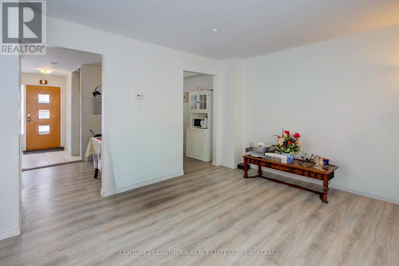 6 Woodstone Crescent, Kingston, Ontario  K7M 6K9 - Photo 14 - X12768992
