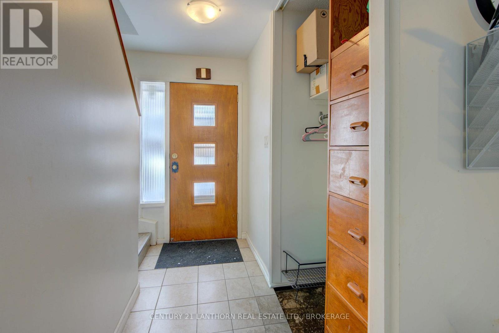 6 Woodstone Crescent, Kingston, Ontario  K7M 6K9 - Photo 8 - X12768992