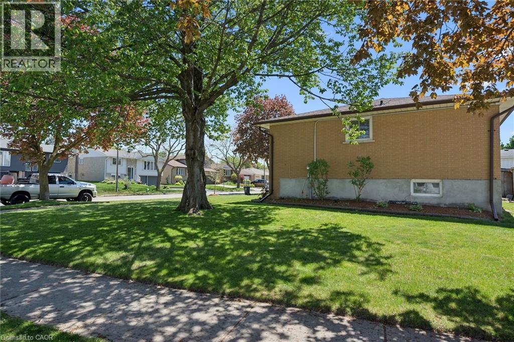 47 Oakhurst Crescent, Kitchener, Ontario N2B 3K2 - Photo 4 - 40831386