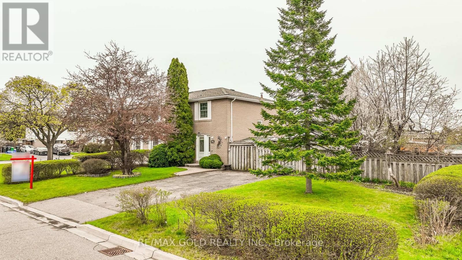 64 DALRAITH CRESCENT, Brampton, Ontario