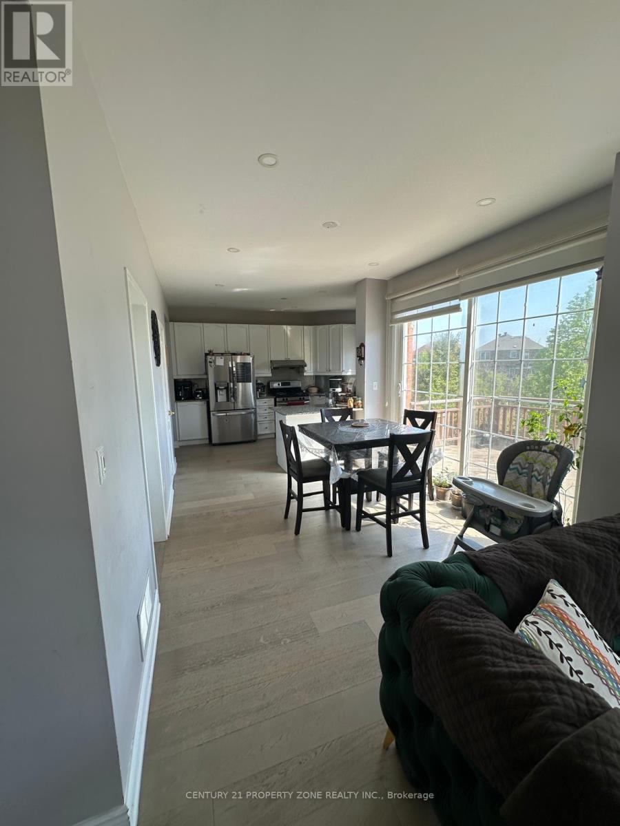18 Mistybrook Crescent, Brampton, Ontario  L7A 2S8 - Photo 4 - W13163086