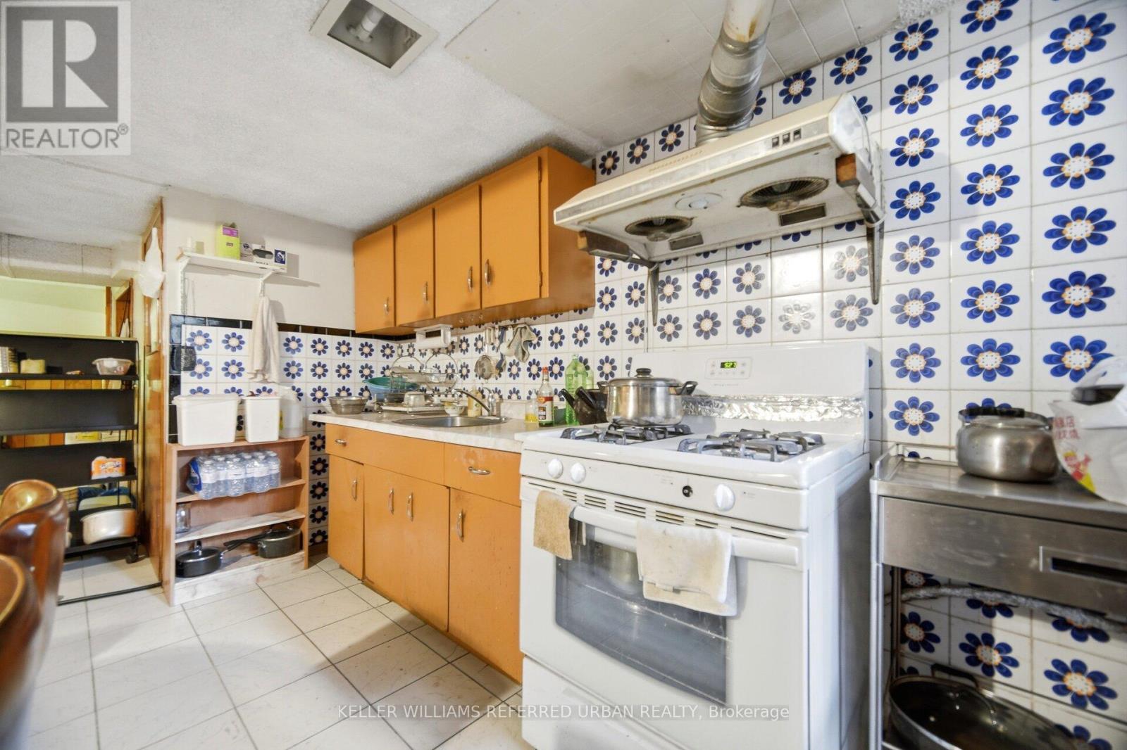174 Lansdowne Avenue, Toronto, Ontario M6K 2V9 - Photo 24 - W13163124