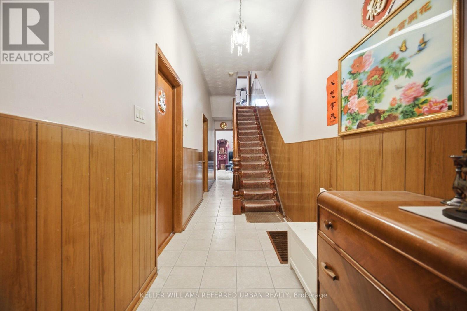 174 Lansdowne Avenue, Toronto, Ontario M6K 2V9 - Photo 3 - W13163124