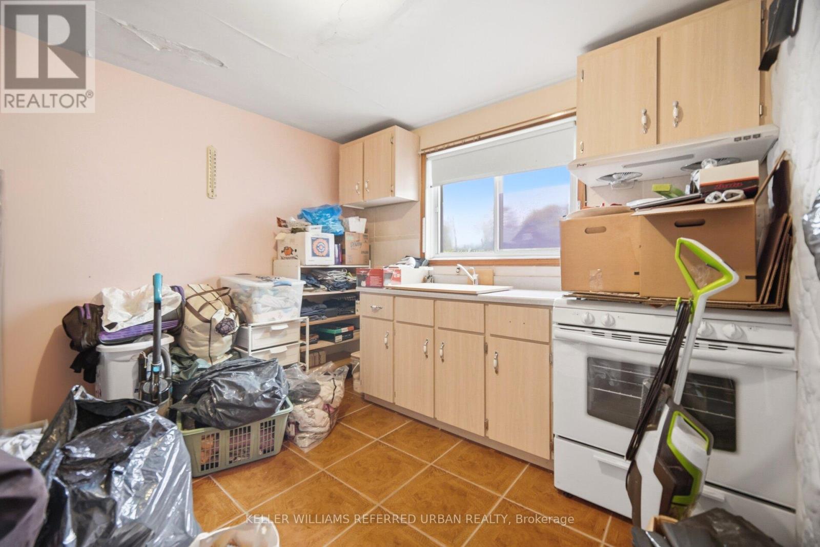 174 Lansdowne Avenue, Toronto, Ontario M6K 2V9 - Photo 34 - W13163124