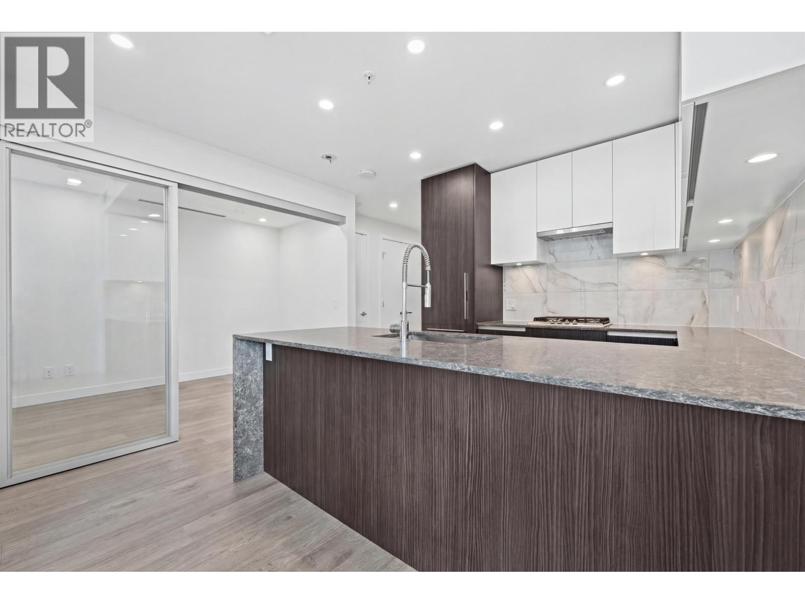 907 5333 Goring Street, Burnaby, British Columbia  V5B 3A2 - Photo 8 - R3126366