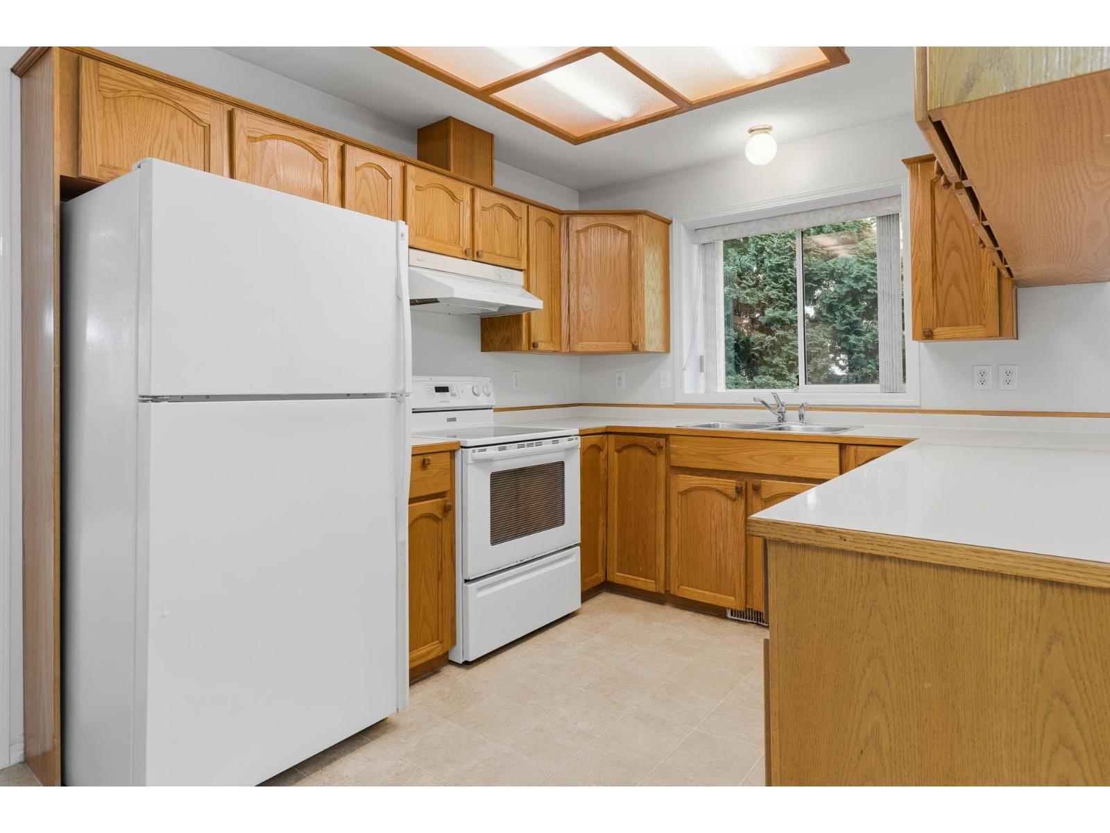 7660 Sapphire Drive, Sardis West Vedder, Chilliwack, British Columbia  V2R 3A7 - Photo 5 - R3126013