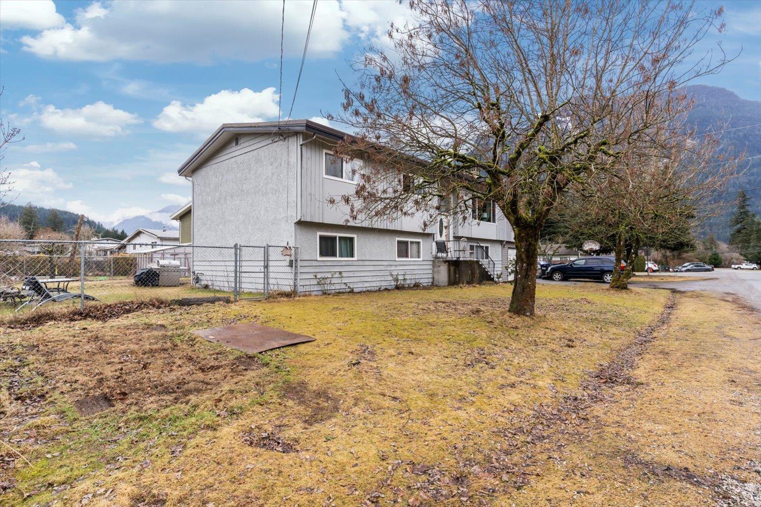 385 3rd Avenue, Hope, Hope, British Columbia  V0X 1L1 - Photo 3 - R3126526