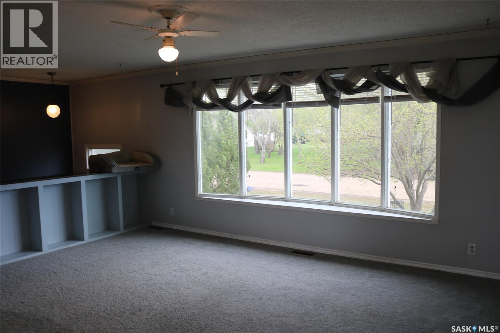 118 4th Avenue, Dundurn, Saskatchewan  S0K 1K0 - Photo 3 - SK036815