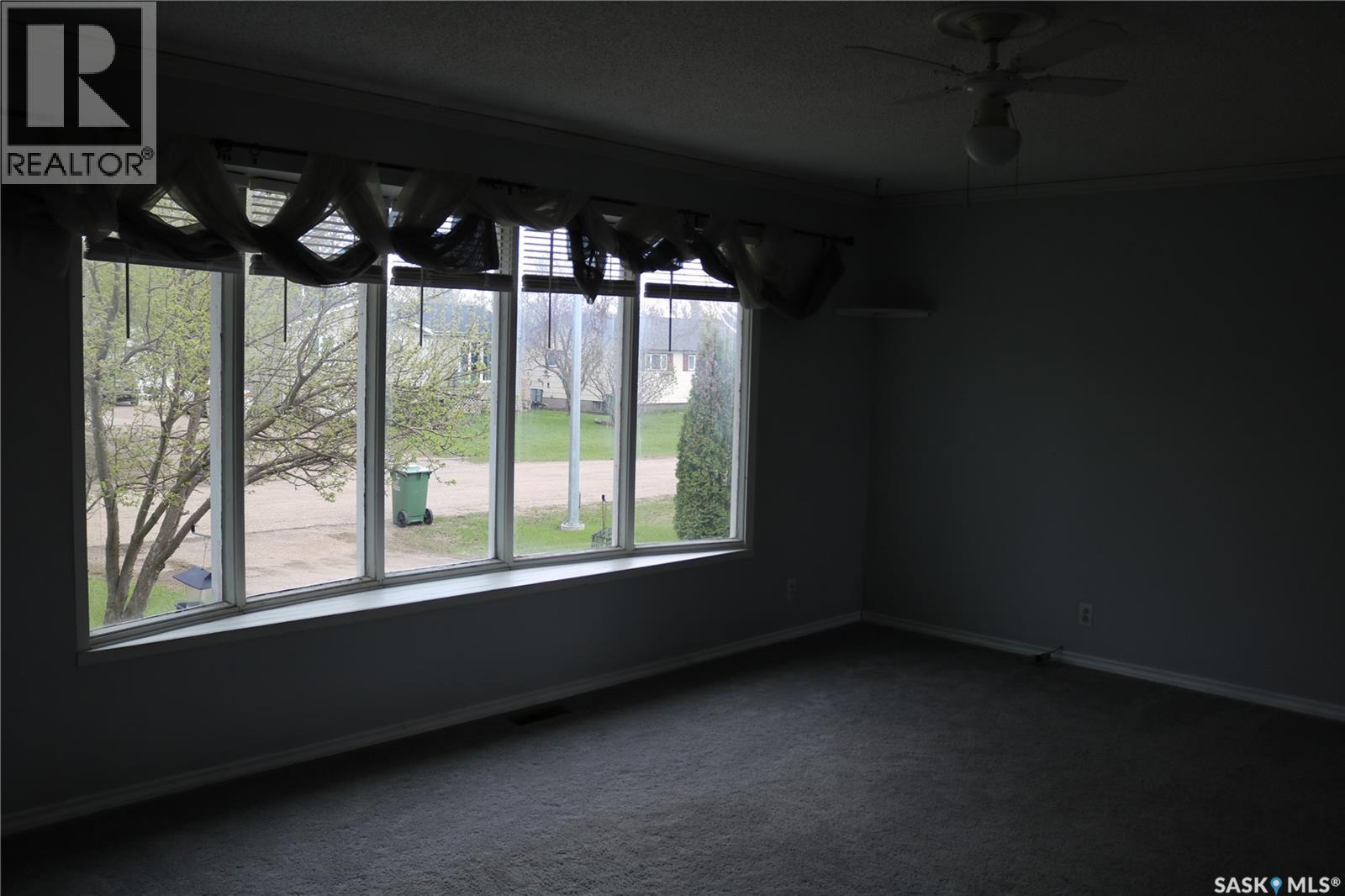 118 4th Avenue, Dundurn, Saskatchewan  S0K 1K0 - Photo 5 - SK036815