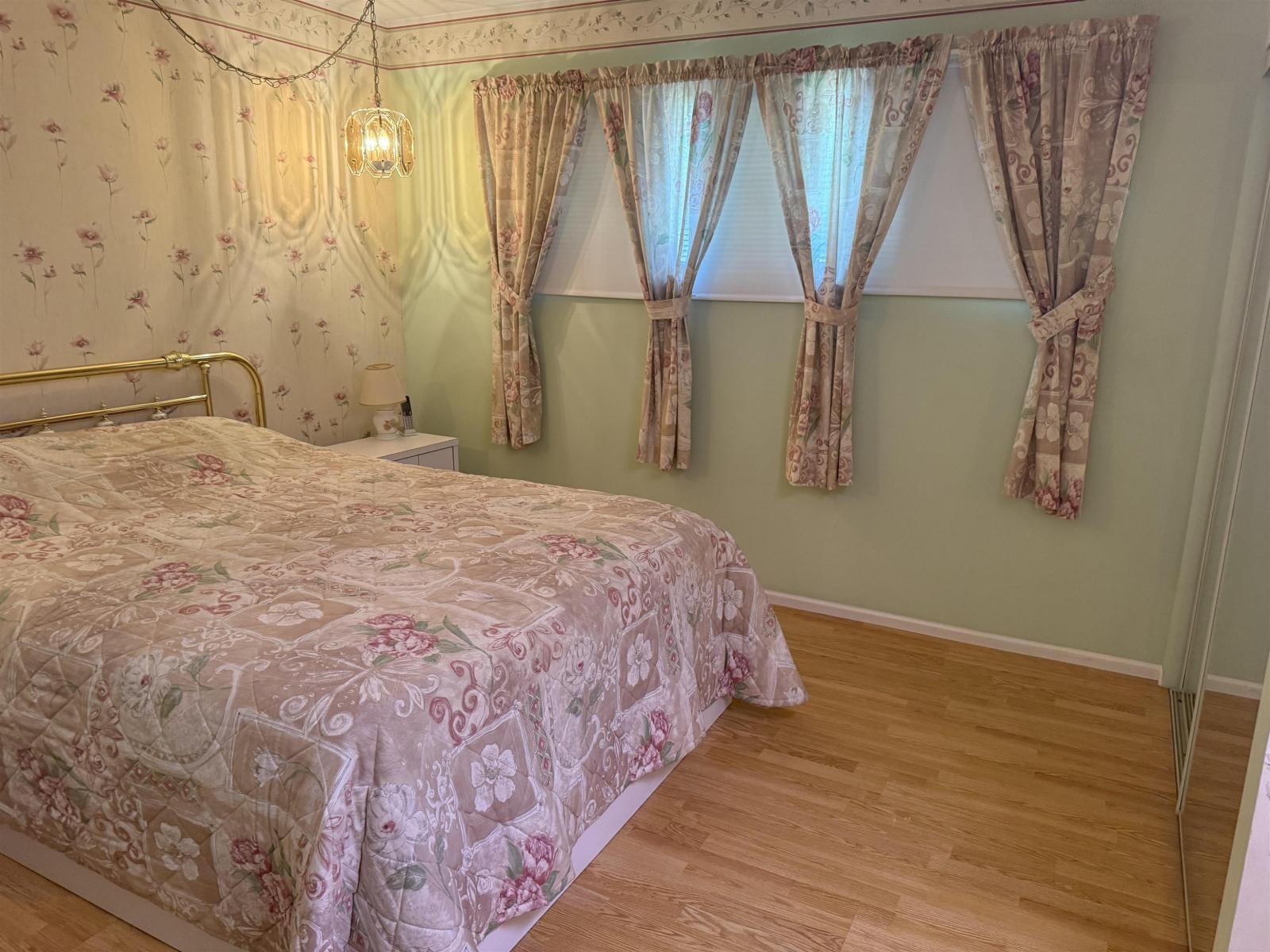 11525 96a Avenue, Surrey, British Columbia  V3V 1Z9 - Photo 17 - R3125916