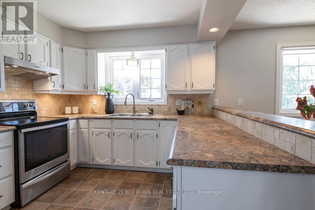 25 Heritage Court, Strathroy-Caradoc, Ontario  N7G 3Y5 - Photo 9 - X13163312