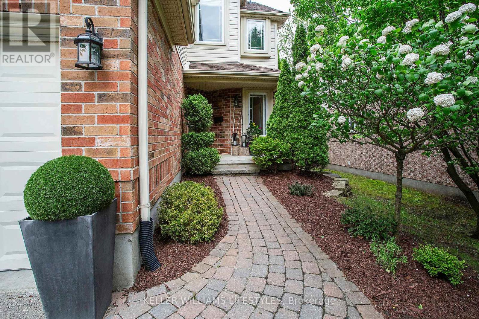858 Sandcherry Street, London North, Ontario N6H 5V1 - Photo 2 - X13163348
