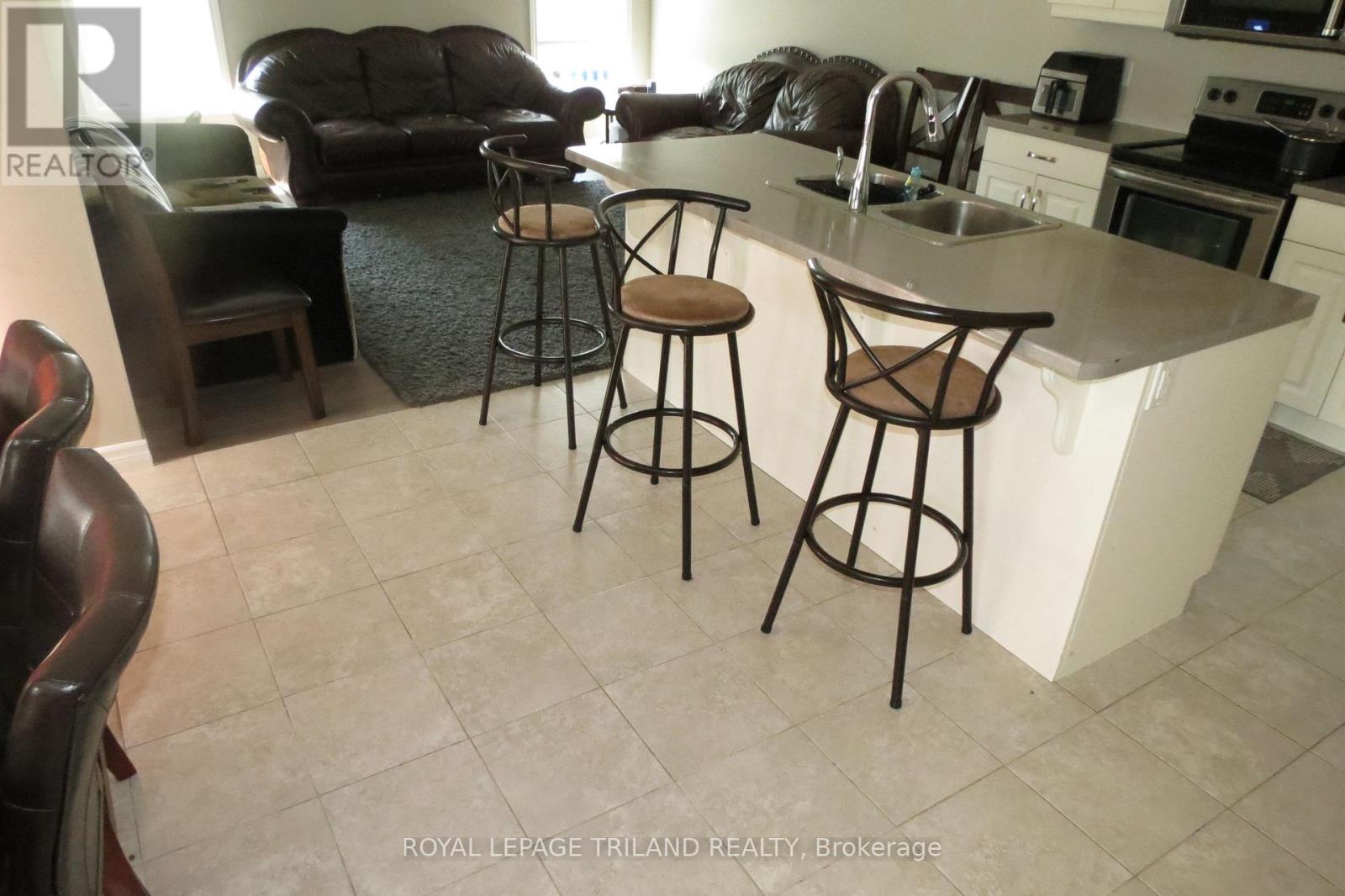 Main Level - 204 Peach Tree Boulevard, St. Thomas, Ontario N5R 0E3 - Photo 11 - X13163440