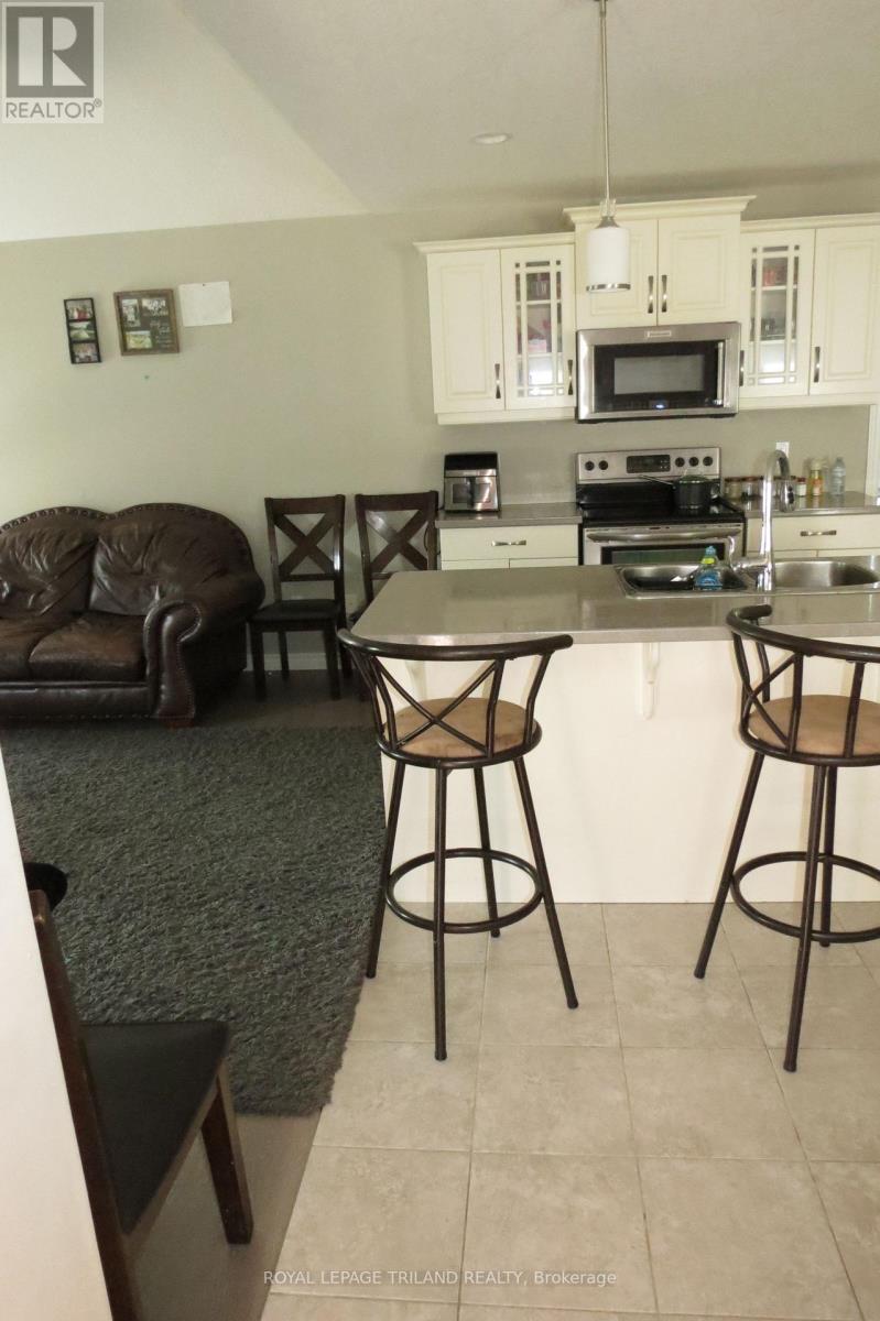 Main Level - 204 Peach Tree Boulevard, St. Thomas, Ontario N5R 0E3 - Photo 13 - X13163440