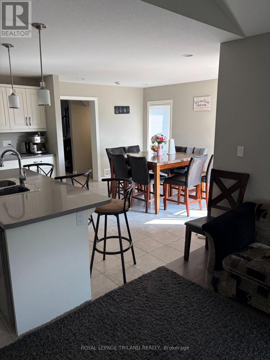 Main Level - 204 Peach Tree Boulevard, St. Thomas, Ontario N5R 0E3 - Photo 6 - X13163440