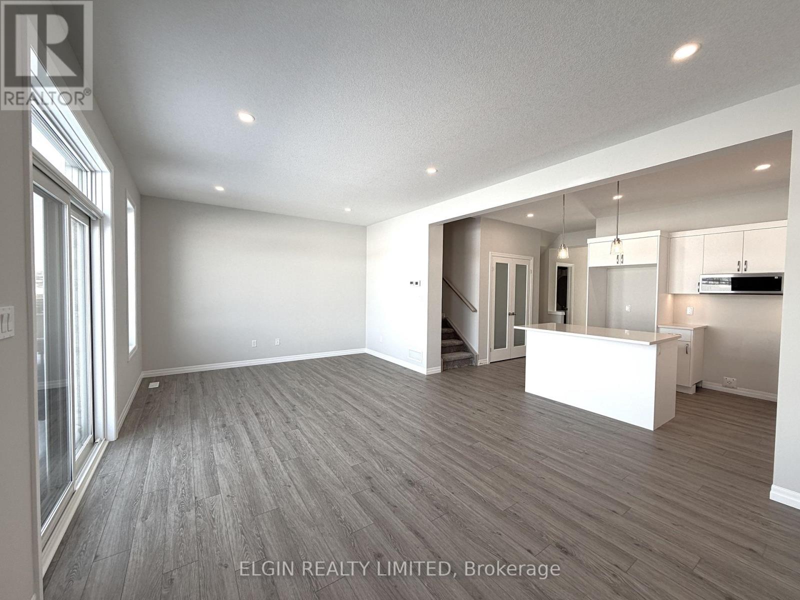 8 Canary Street, Tillsonburg, Ontario N4G 0K4 - Photo 10 - X13163492