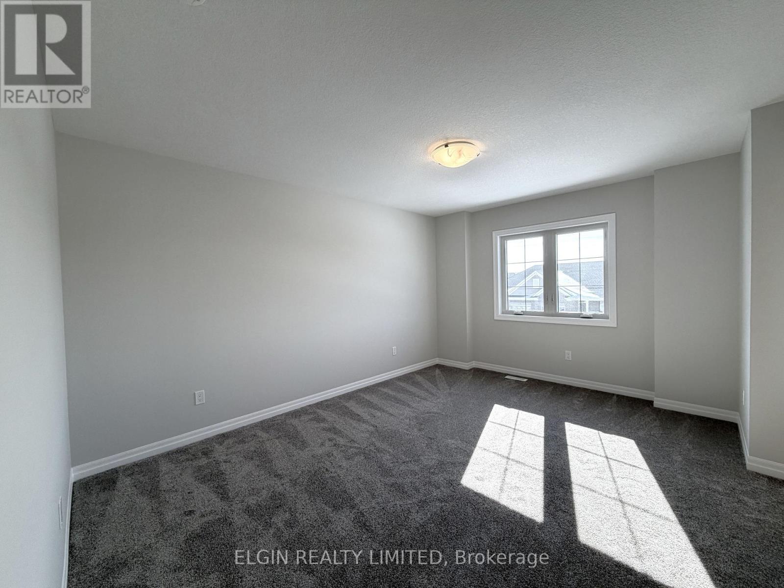 8 Canary Street, Tillsonburg, Ontario N4G 0K4 - Photo 11 - X13163492