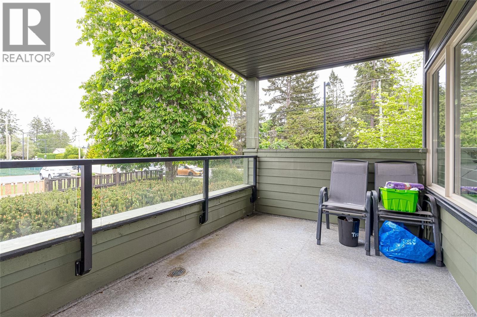 For Sale: 201 257 Moilliet St S, Parksville, ON | 4 Bed, 3 Bath House for $295,000. See 26 photos!