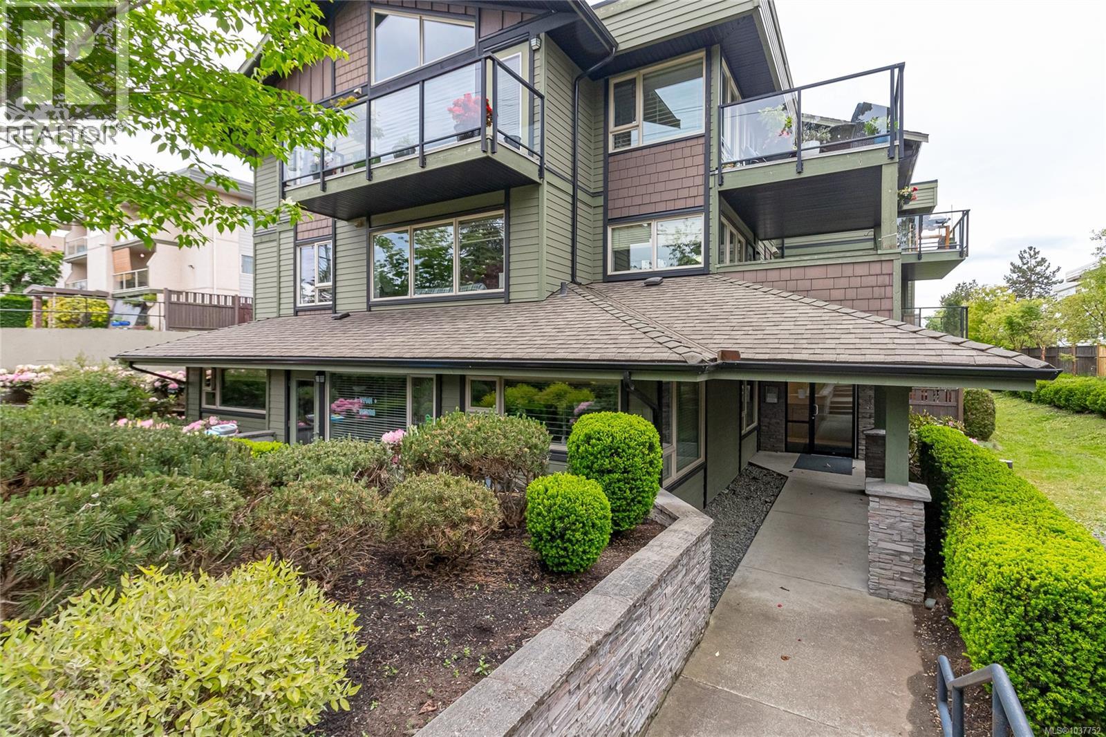 201 257 Moilliet St S, Parksville | Image 1