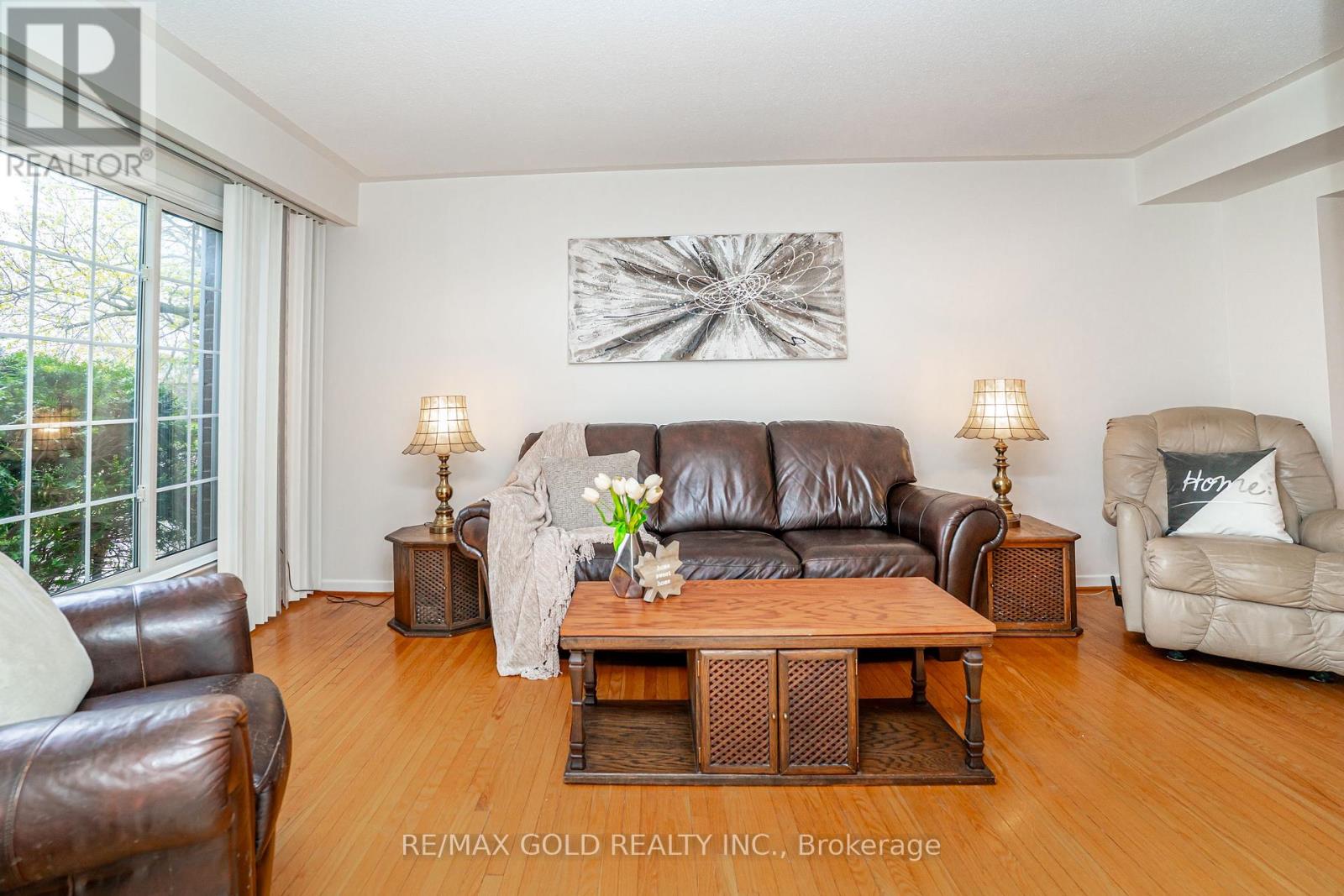 64 Dalraith Crescent, Brampton, Ontario L6T 2X5 - Photo 8 - W13062426