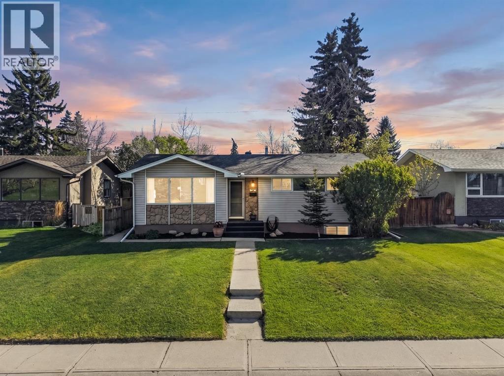 2420 Langriville Drive SW, Calgary, Alberta