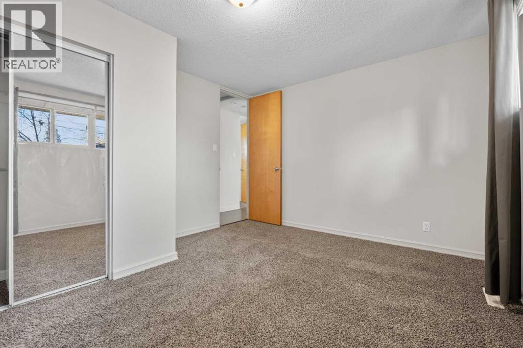 2420 Langriville Drive SW, Calgary, Alberta  T3E 5G8 - Photo 17 - A2312635