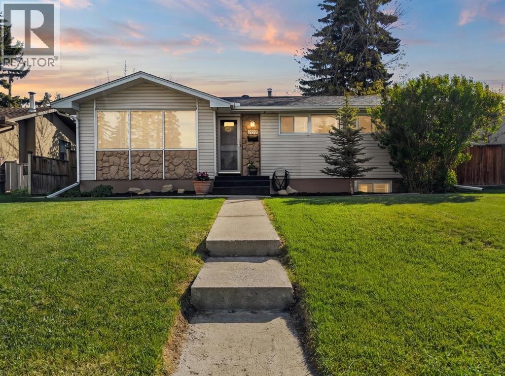 2420 Langriville Drive SW, Calgary, Alberta  T3E 5G8 - Photo 2 - A2312635