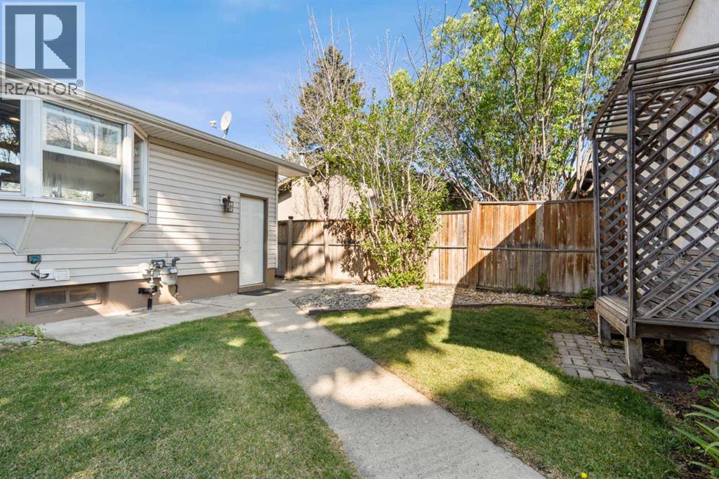 2420 Langriville Drive SW, Calgary, Alberta  T3E 5G8 - Photo 36 - A2312635