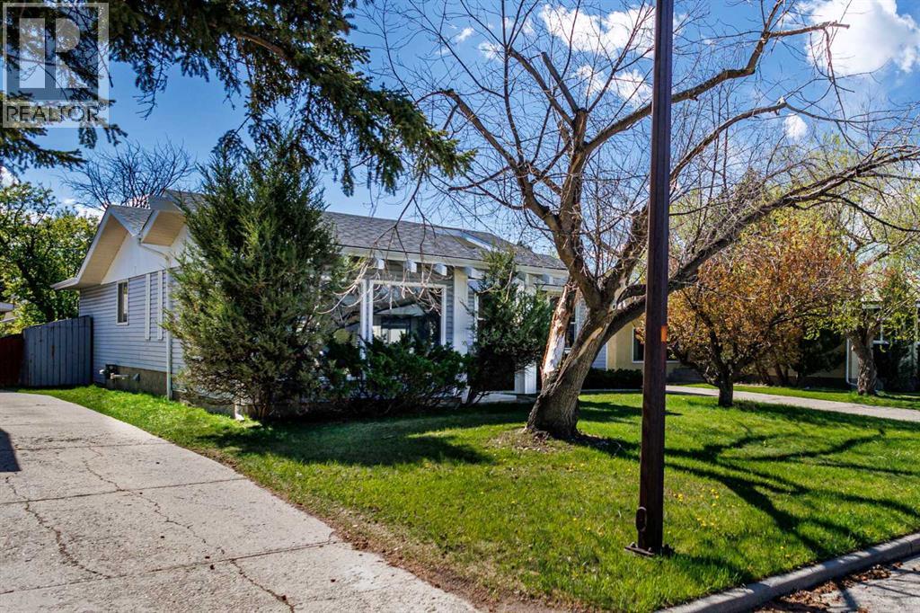 5876 Dalcastle Drive NW, Calgary, Alberta