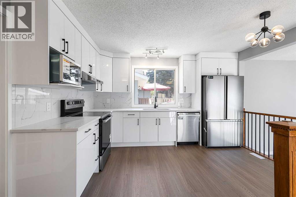 5876 Dalcastle Drive NW, Calgary, Alberta  T3A 2B6 - Photo 13 - A2313700