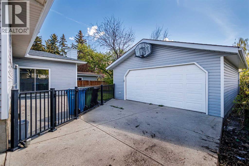 5876 Dalcastle Drive NW, Calgary, Alberta  T3A 2B6 - Photo 41 - A2313700