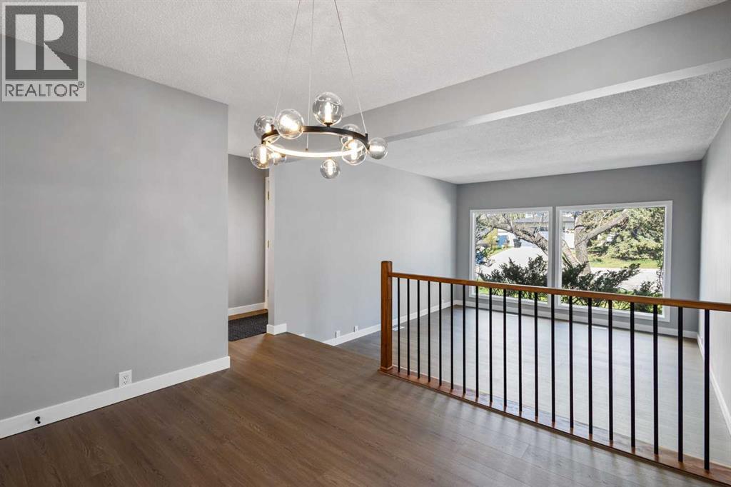 5876 Dalcastle Drive NW, Calgary, Alberta  T3A 2B6 - Photo 8 - A2313700