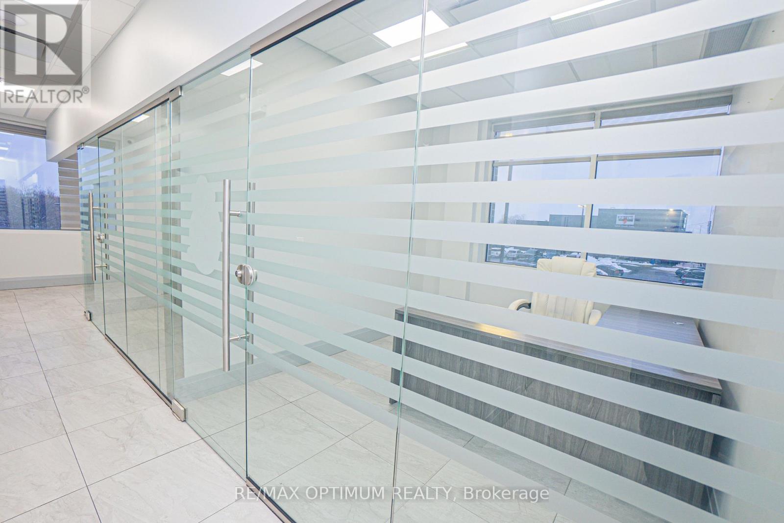 201 - 280 Derry Road W, Mississauga, Ontario  L5W 1N6 - Photo 13 - W12772208