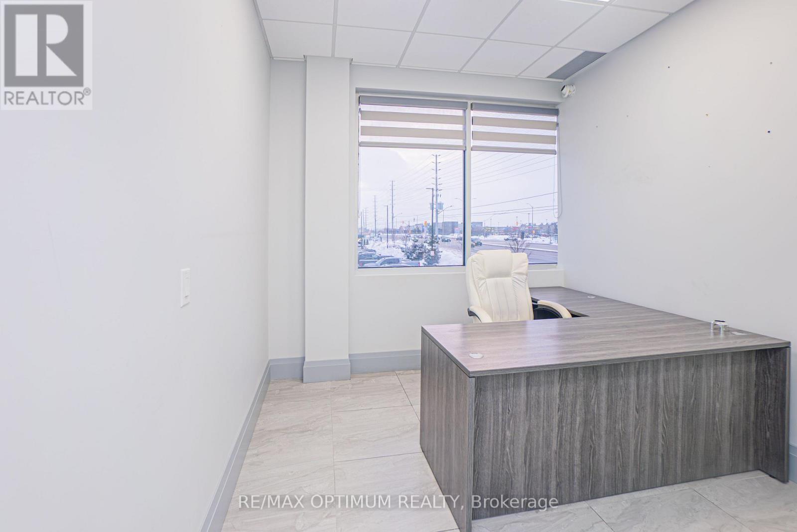 201 - 280 Derry Road W, Mississauga, Ontario  L5W 1N6 - Photo 6 - W12772208
