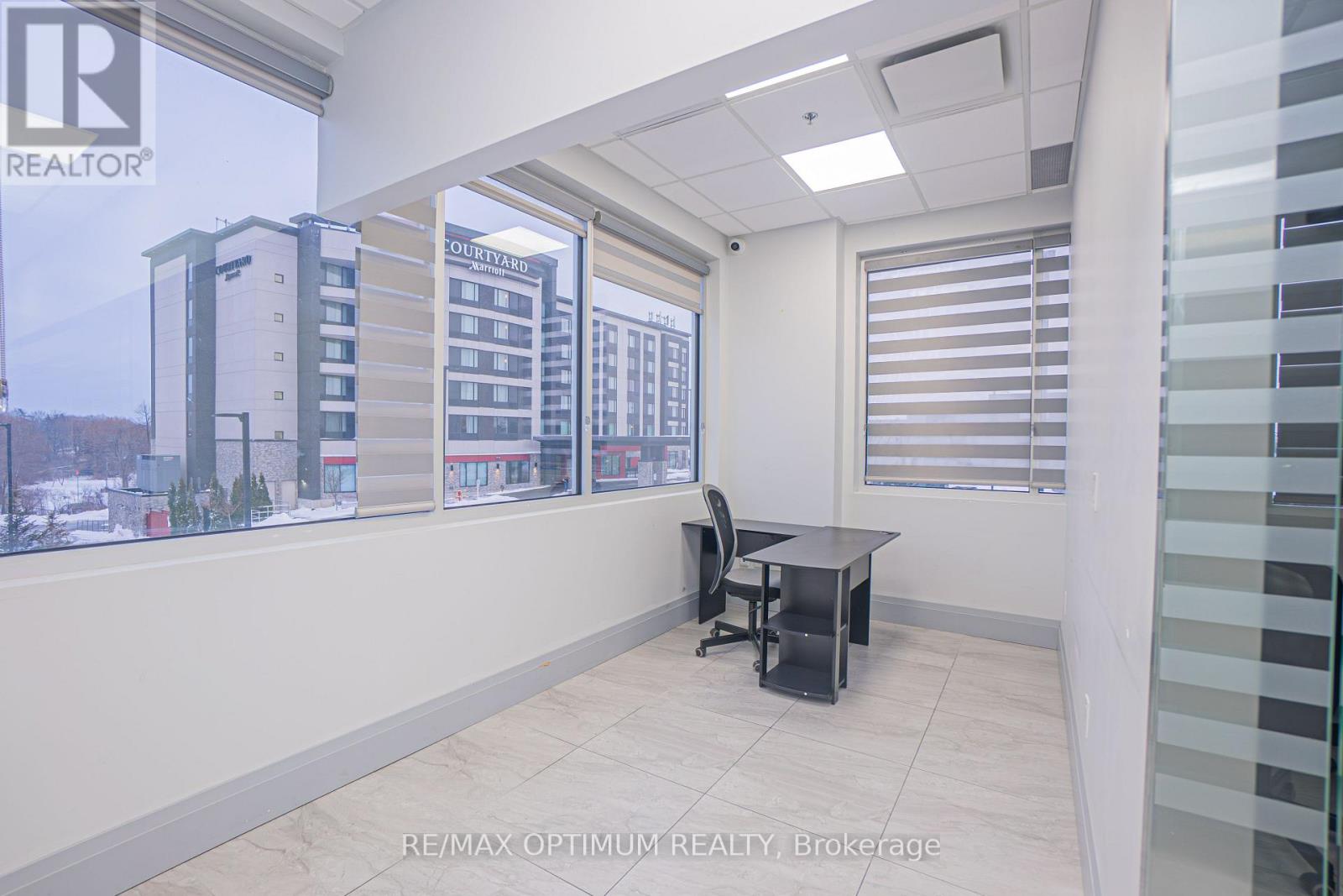201 - 280 Derry Road W, Mississauga, Ontario  L5W 1N6 - Photo 4 - W12772208