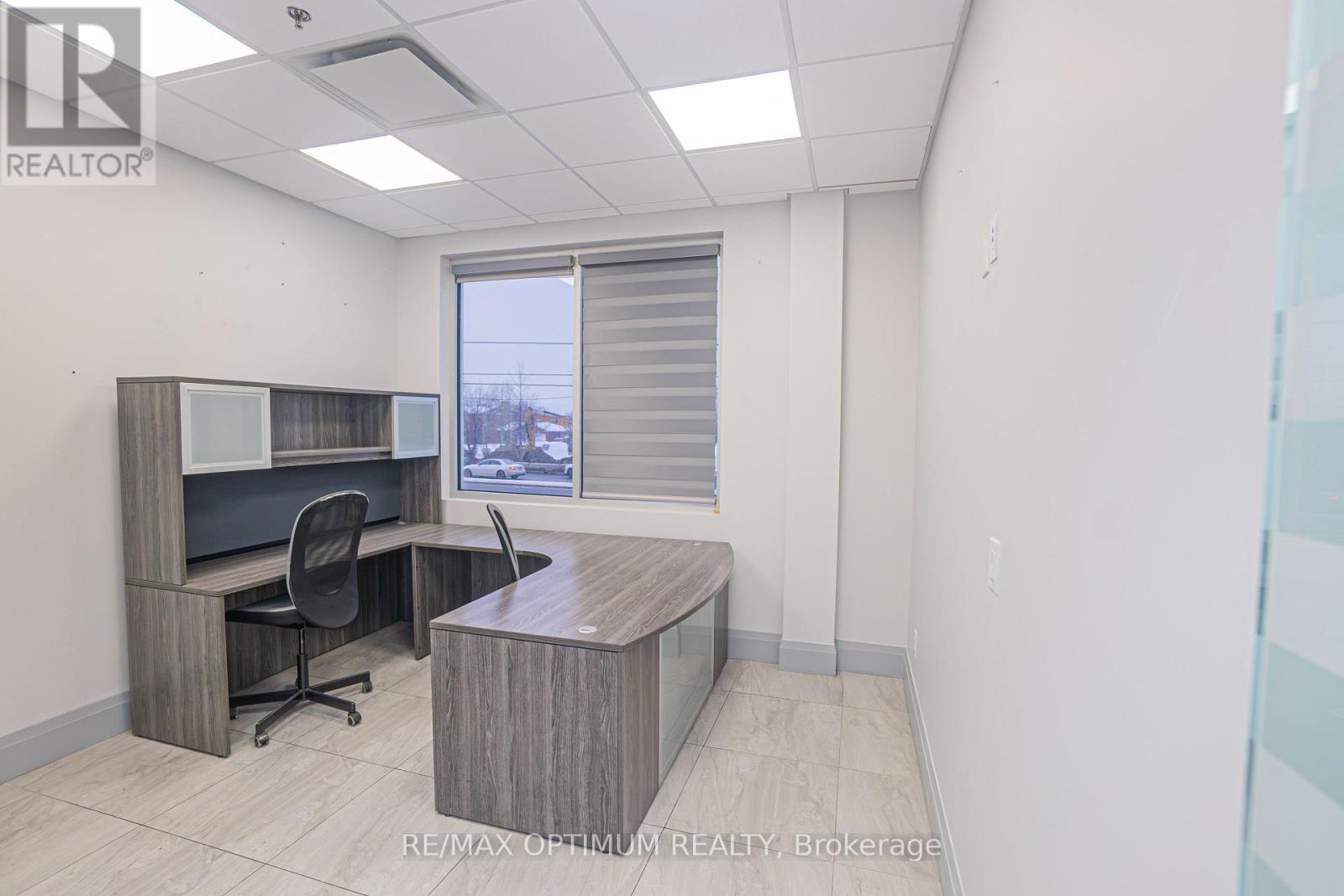 201 - 280 Derry Road W, Mississauga, Ontario  L5W 1N6 - Photo 9 - W12772208