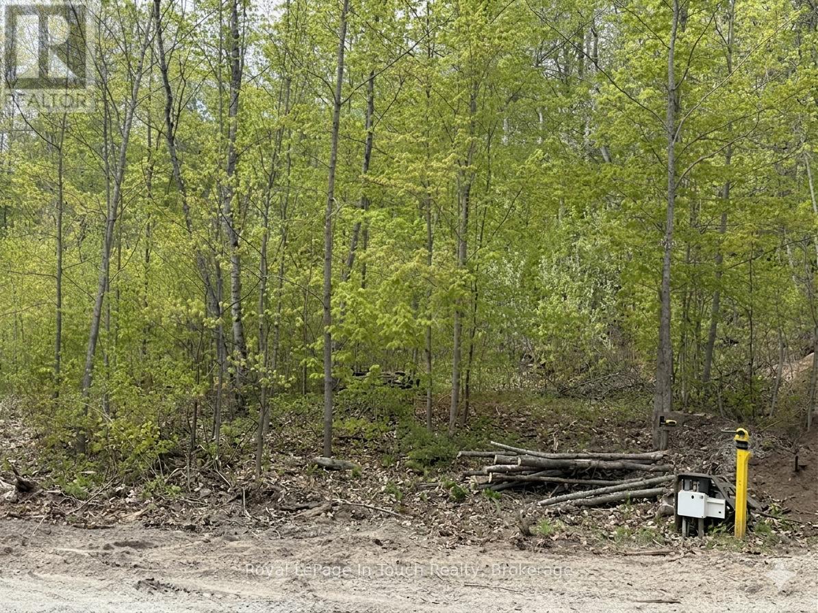 1536 CHAMPLAIN ROAD, Tiny, Ontario