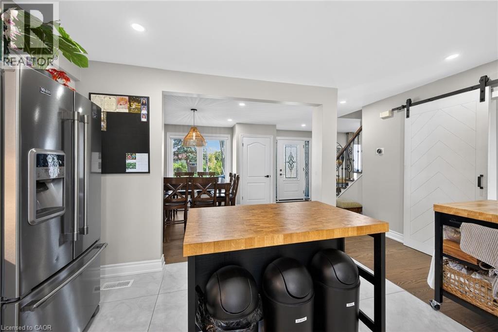 1 Sandringham Avenue, Hamilton, Ontario  L9C 2H3 - Photo 17 - 40832725