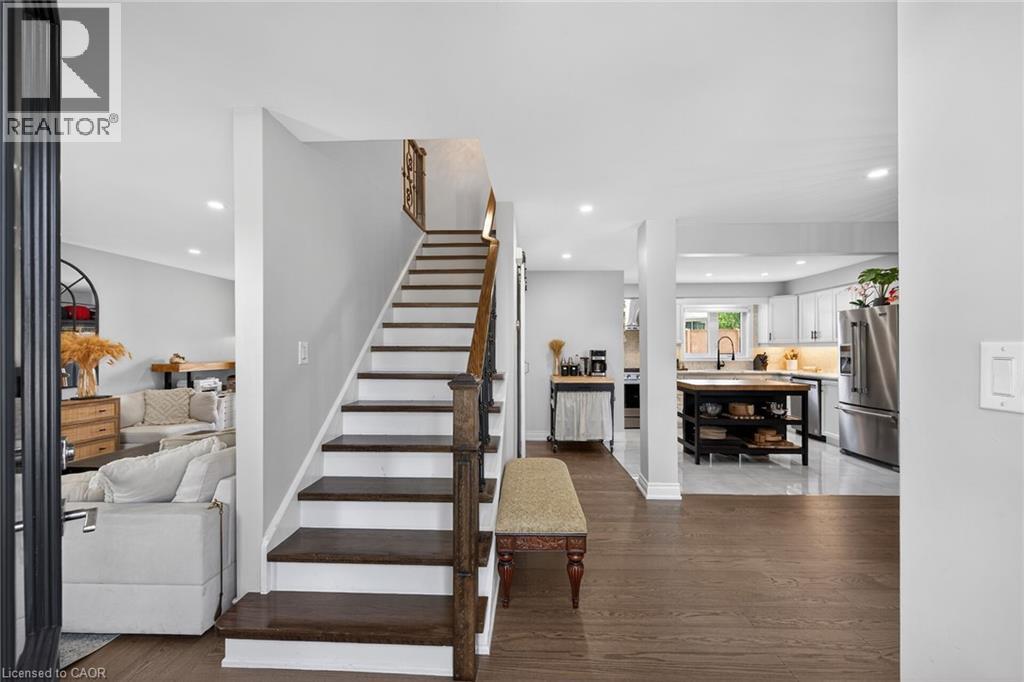 1 Sandringham Avenue, Hamilton, Ontario  L9C 2H3 - Photo 19 - 40832725