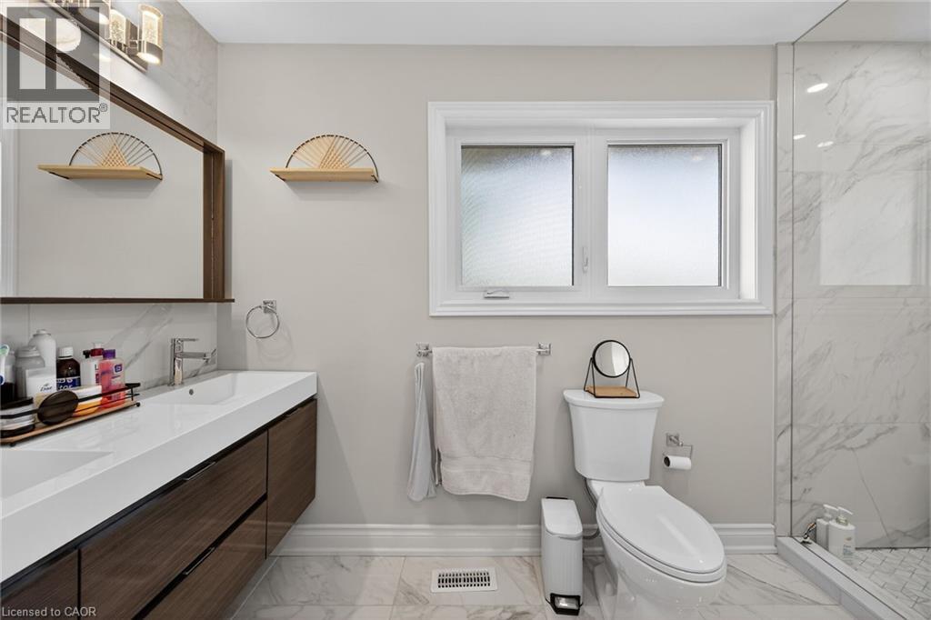 1 Sandringham Avenue, Hamilton, Ontario  L9C 2H3 - Photo 23 - 40832725