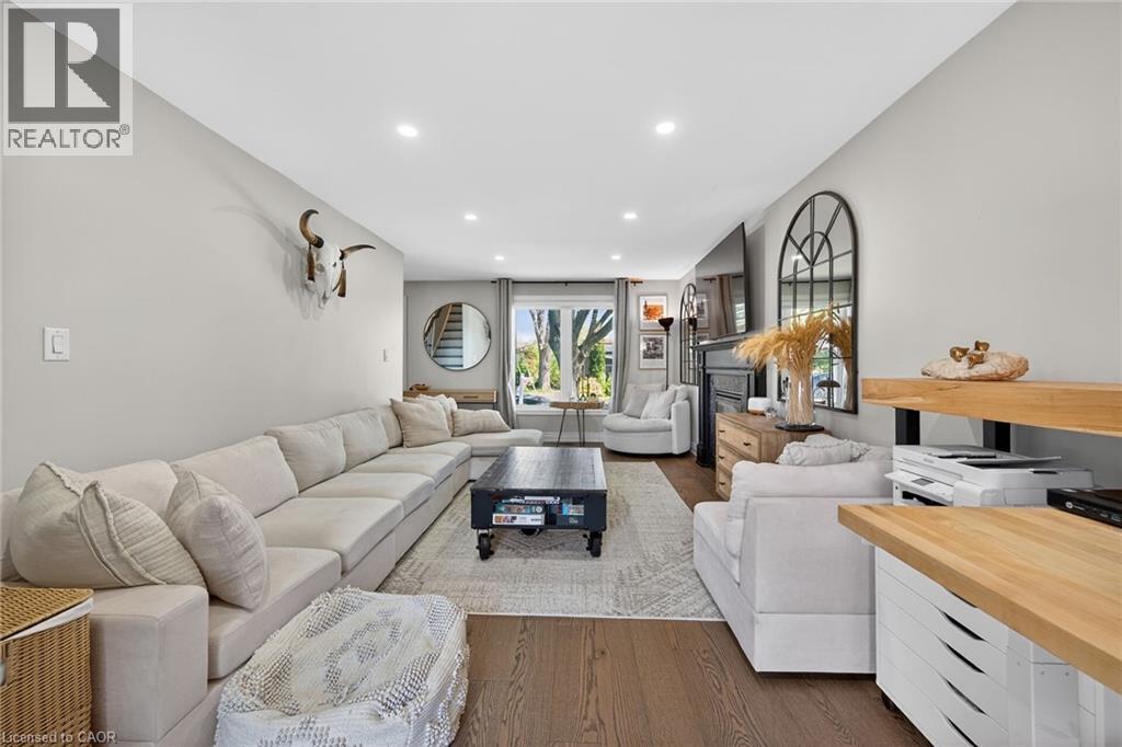 1 Sandringham Avenue, Hamilton, Ontario  L9C 2H3 - Photo 8 - 40832725