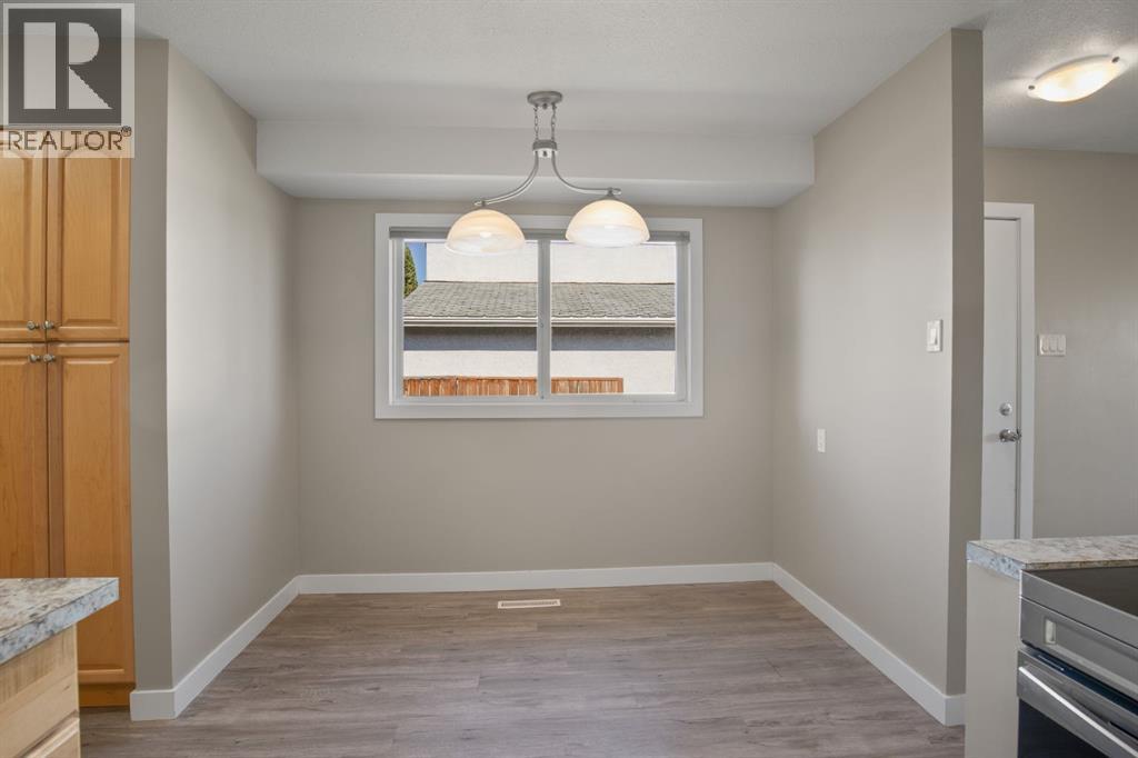 39 Olsen Street, Red Deer, Alberta  T4N 5B8 - Photo 5 - A2312214