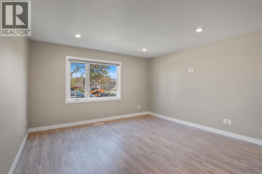 39 Olsen Street, Red Deer, Alberta  T4N 5B8 - Photo 3 - A2312214