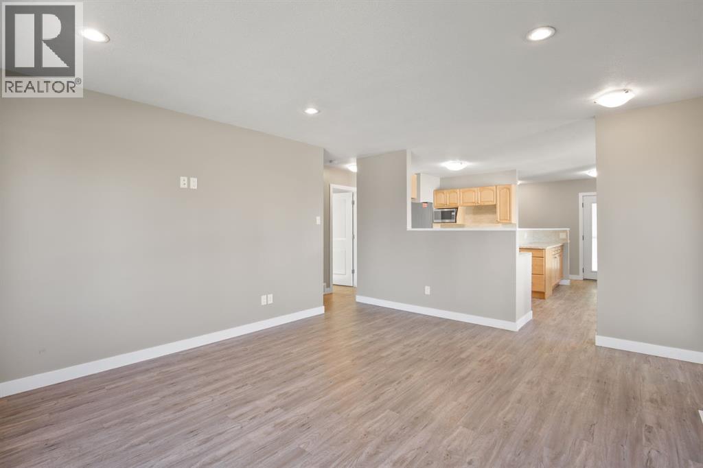 39 Olsen Street, Red Deer, Alberta  T4N 5B8 - Photo 4 - A2312214