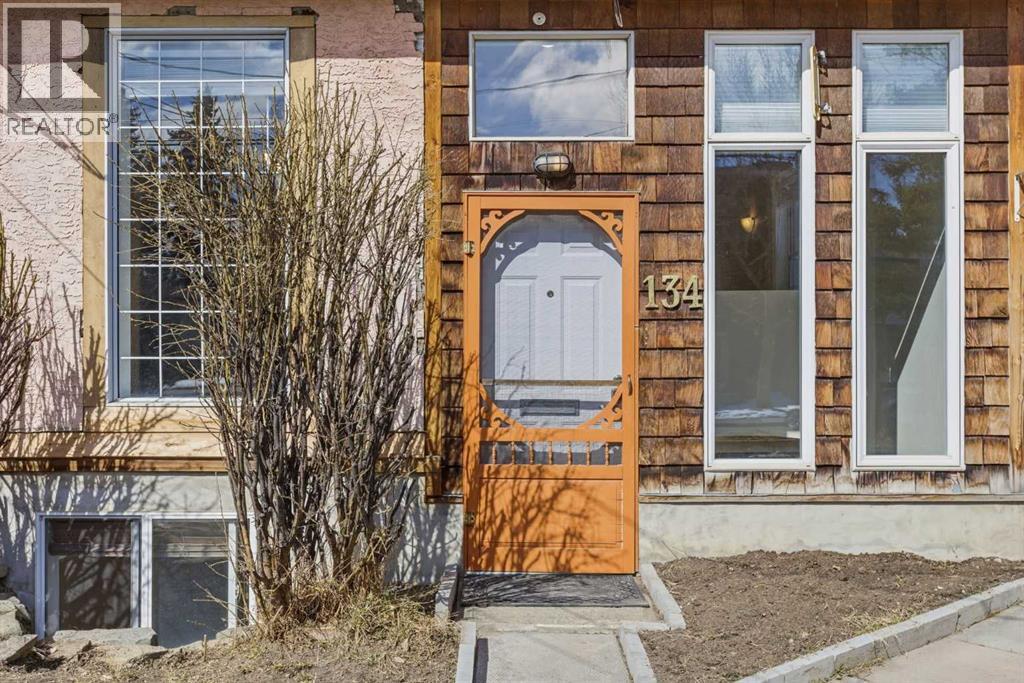 134 32 Avenue NE, Calgary, Alberta  T2E 2G5 - Photo 2 - A2300693