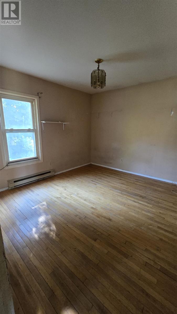 35 Albert St, Sault Ste. Marie, Ontario P6A 2H7 - Photo 6 - SM261116