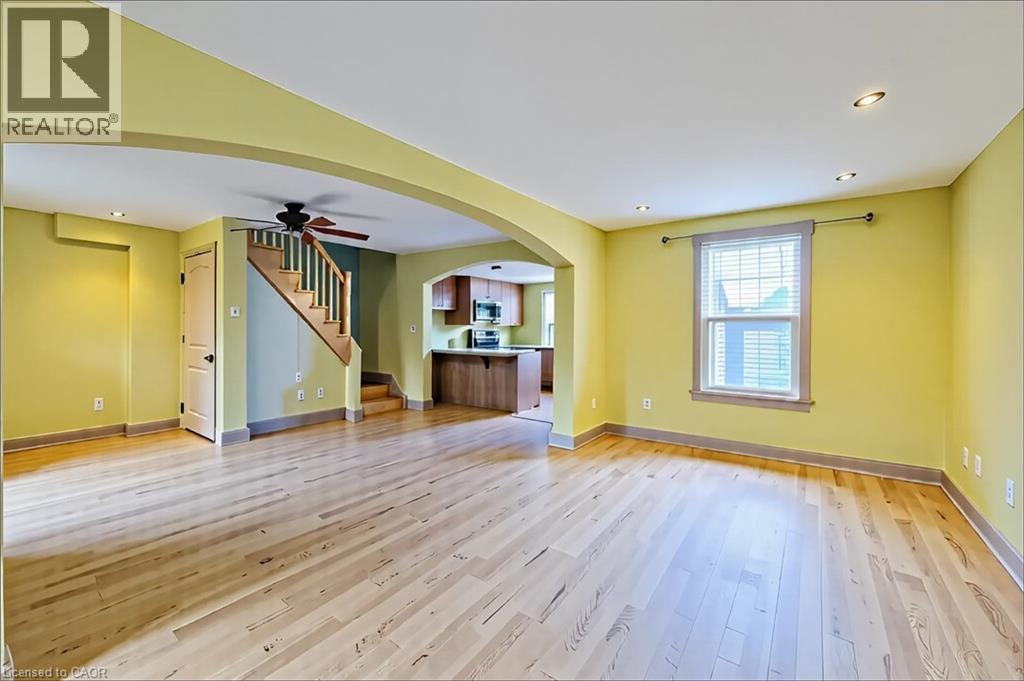 16 Welland Street S, Thorold, Ontario  L2V 2B4 - Photo 4 - 40832791